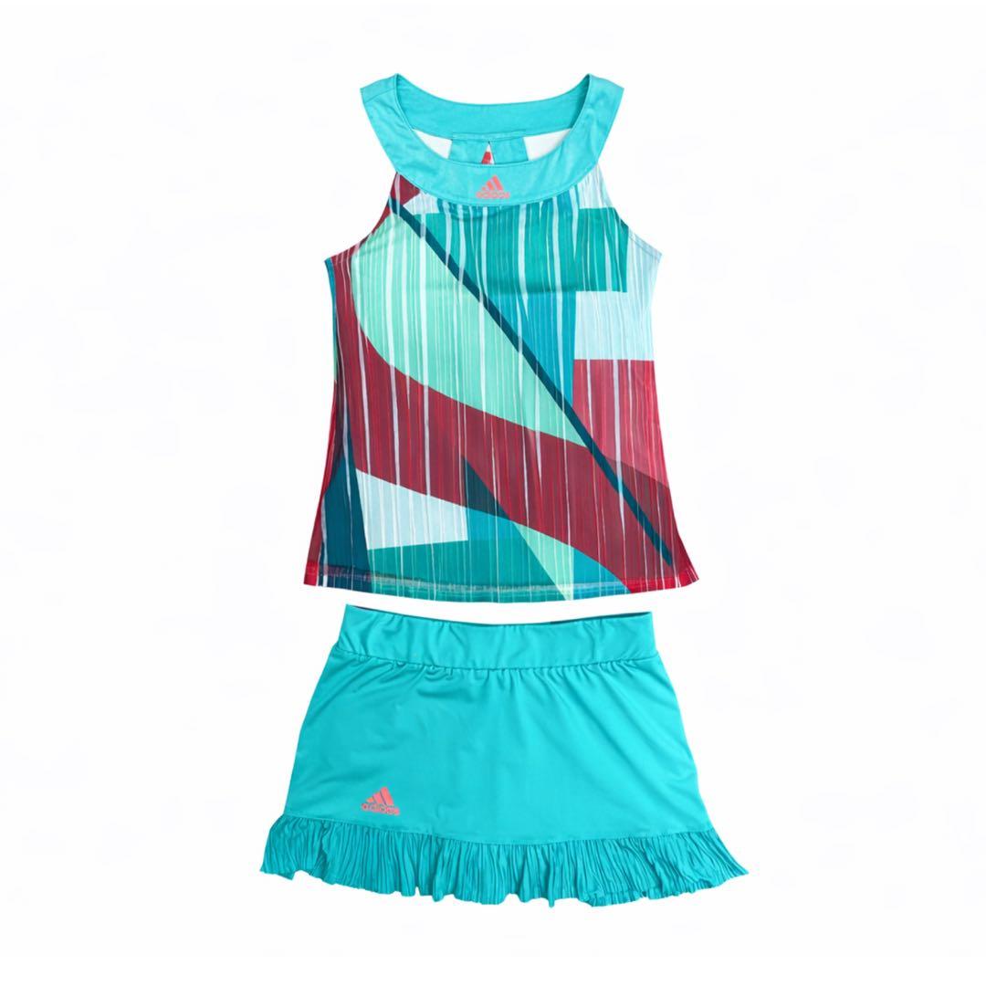 Adidas スポーティーシック セットアップ（プリーツスカート・ノースリーブ）