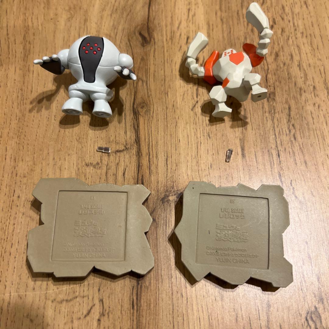 立体ポケモン図鑑SPECIAL04 ミュウと波導の勇者ルカリオ　8種