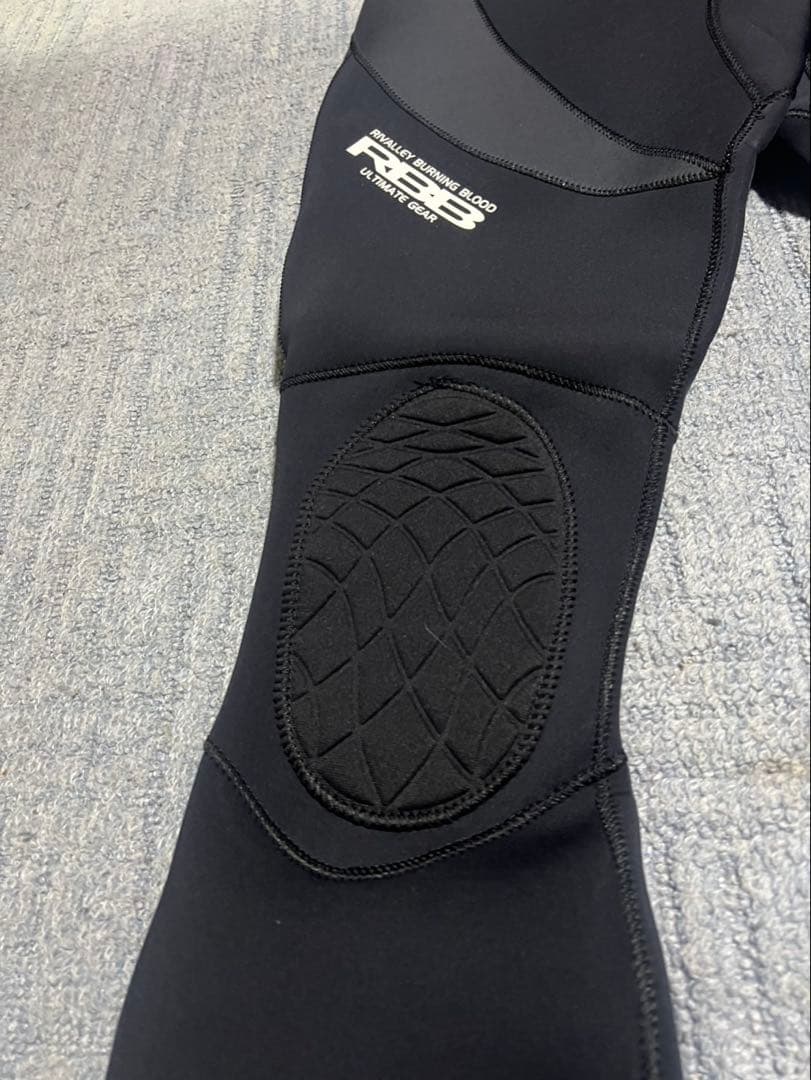 RBB ウェットスーツ　リバレイ　新品同様　美品