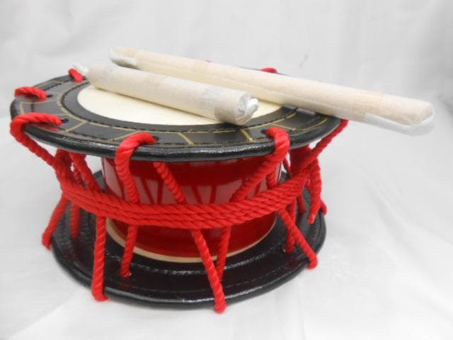 (送料無料)14.980円　Rエイサー締め太鼓25cm 撥付き　跳ねよう