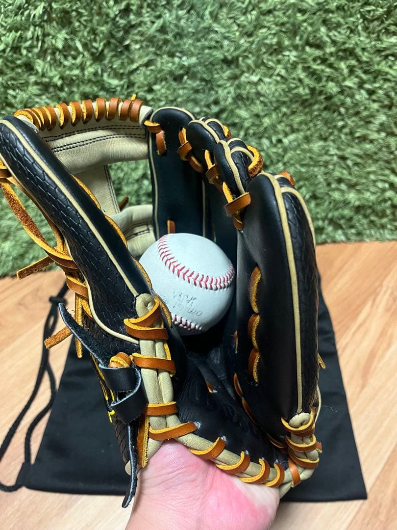 美品●Wilson A2000 KBH13 硬式内野手用グラブ ブラックSSS