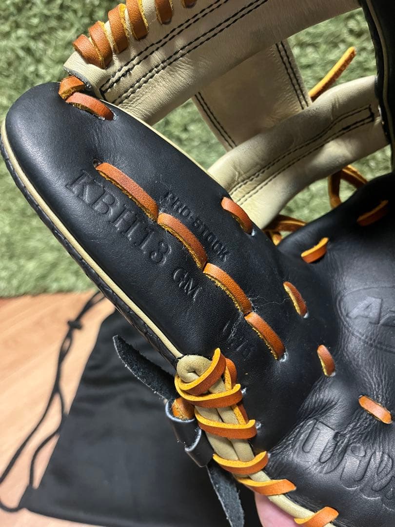美品●Wilson A2000 KBH13 硬式内野手用グラブ ブラックSSS