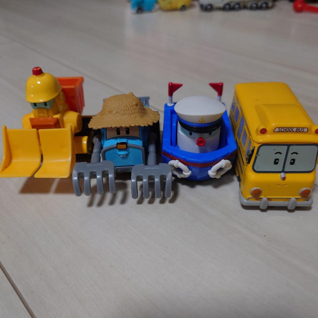 ロボカーポリー　変身変形ロボット　ダイキャスト　ミニカー　スクールビー　収納