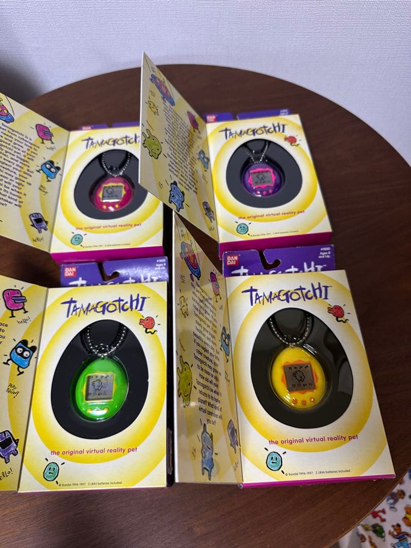 バンダイ 初代　たまごっち　海外版 新品未使用品