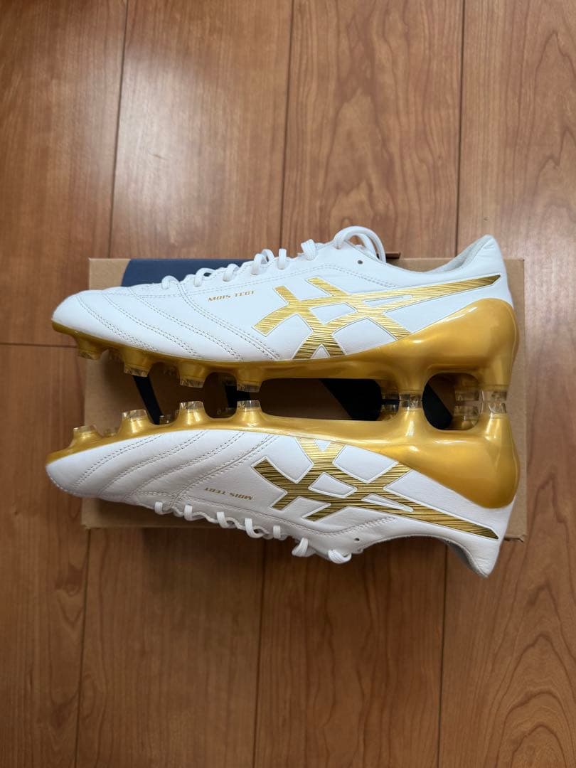 【新品未使用】 asics サッカーシューズ ホワイト/ゴールド27.0cm