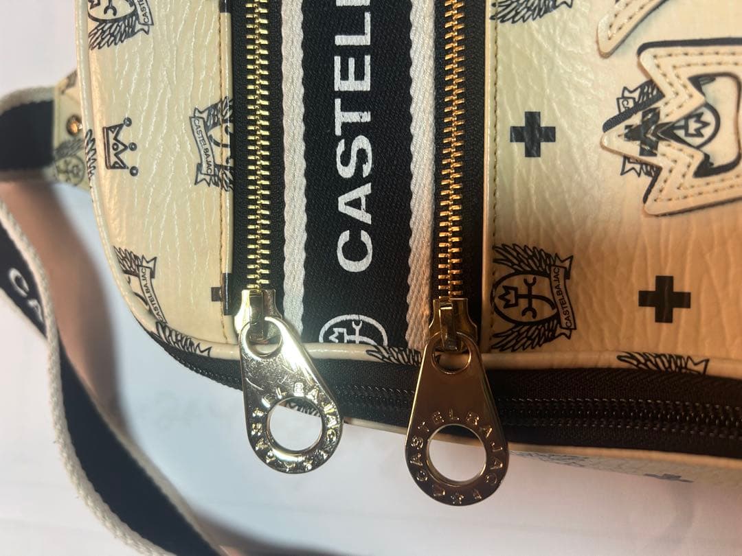 カステル バジャック　ショルダー　ボディ　バック