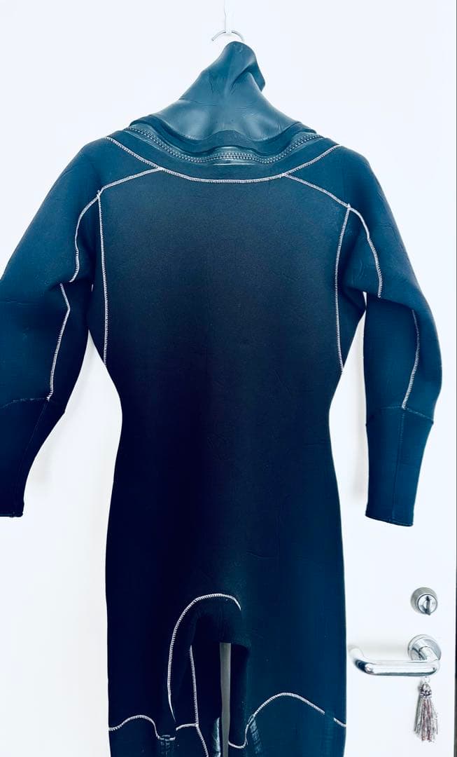Hurley（ハーレー）ドライ ウェットスーツ（ブーツ一体型）