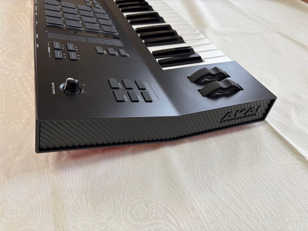 MPC KEY61 ワークステーションシンセサイザー　サンプラー