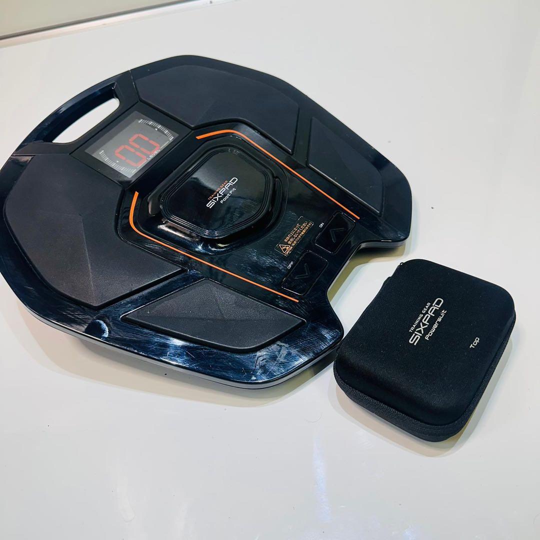 SIXPAD Foot Fit と パワースーツ コントローラー 動作品