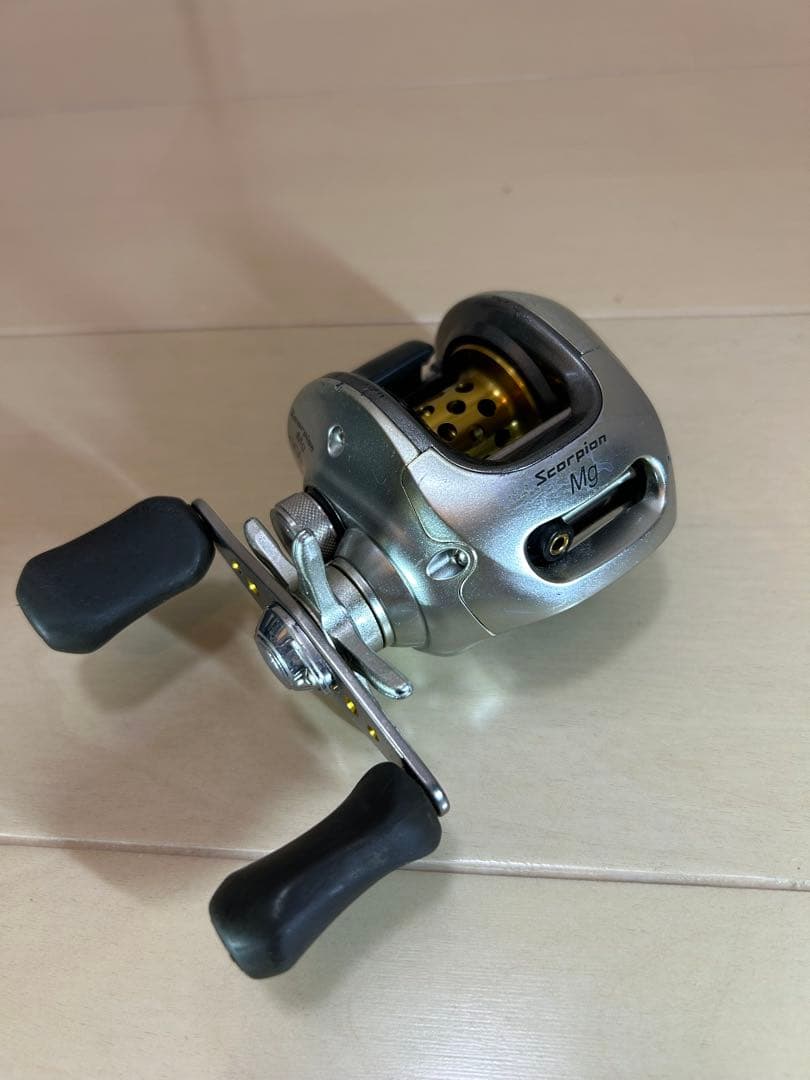 シマノ　スコーピオンMg 1000 右ハンドル オマケ付き