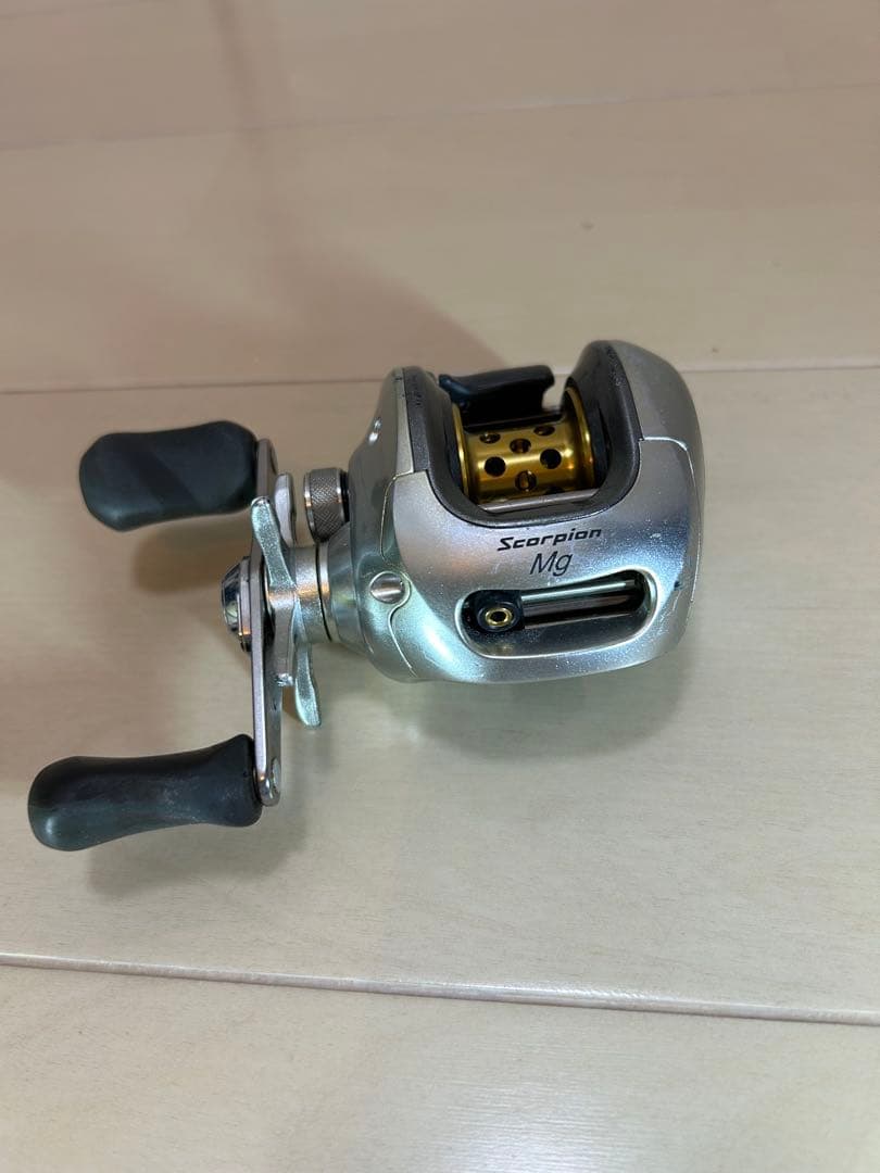 シマノ　スコーピオンMg 1000 右ハンドル オマケ付き