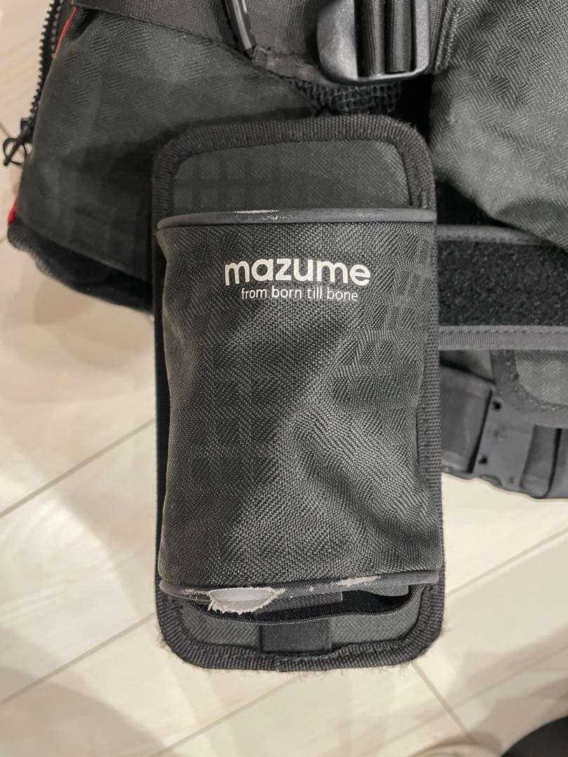 マズメ（mazume）レッドムーン8th ライフジャケット