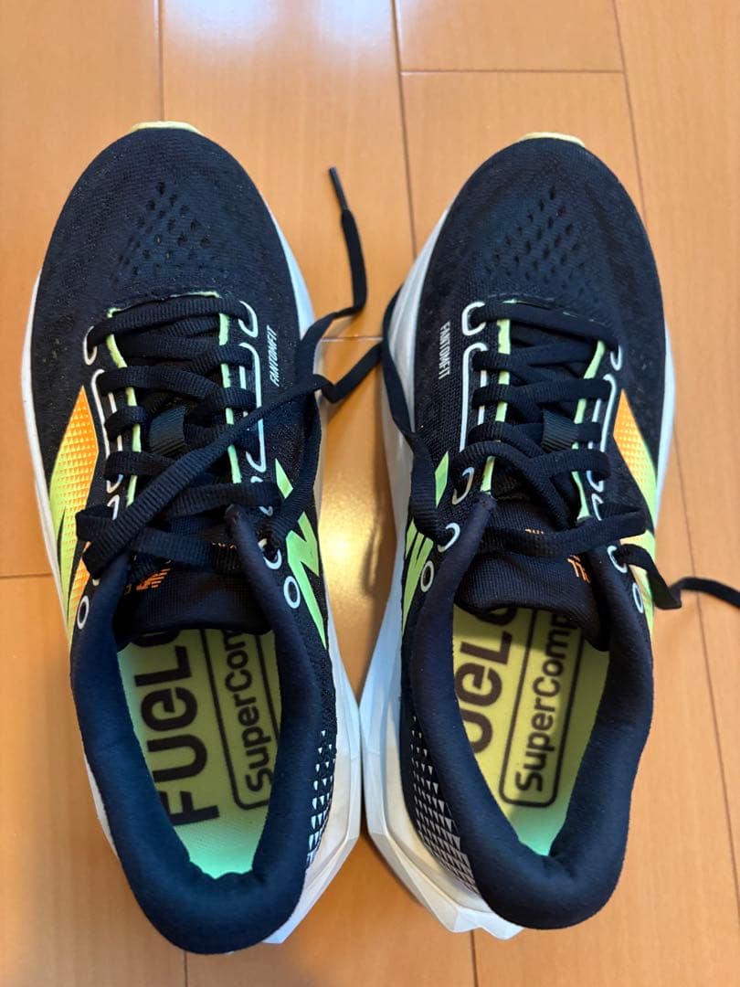 New Balance FuelCell SuperComp スパイクシューズ