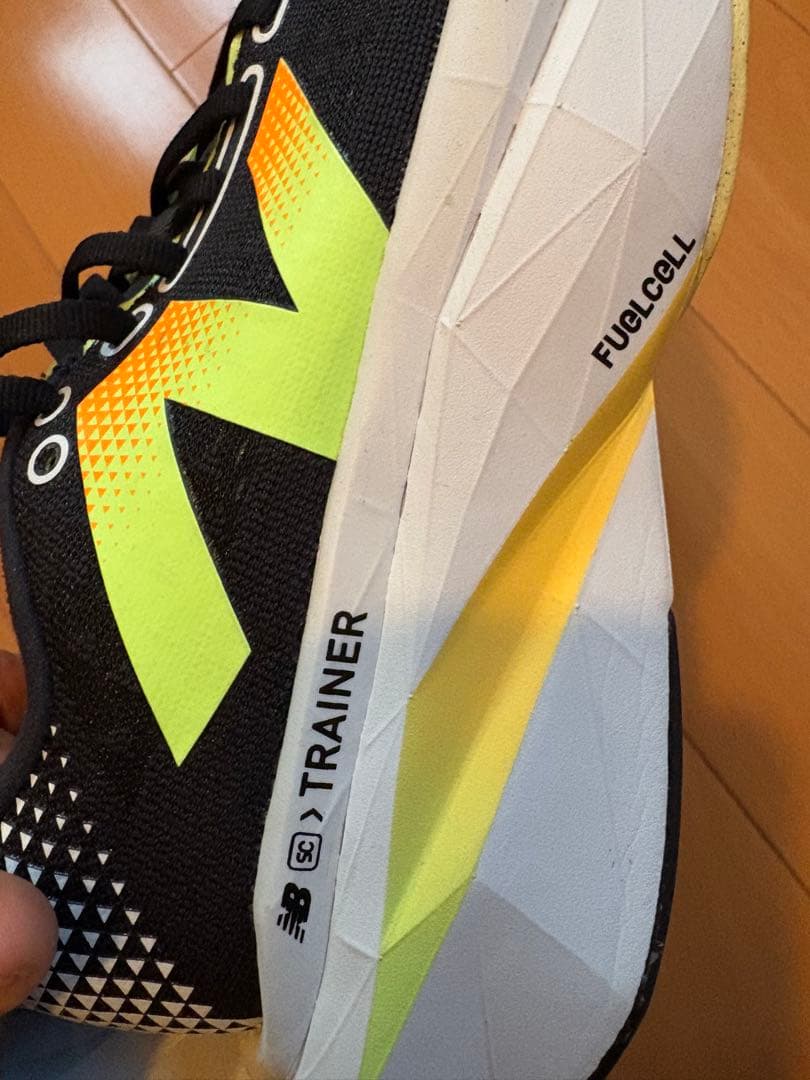 New Balance FuelCell SuperComp スパイクシューズ