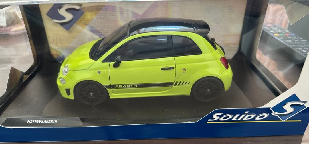 フィアットABARTH 500 ライムグリーン ミニカー 1/18