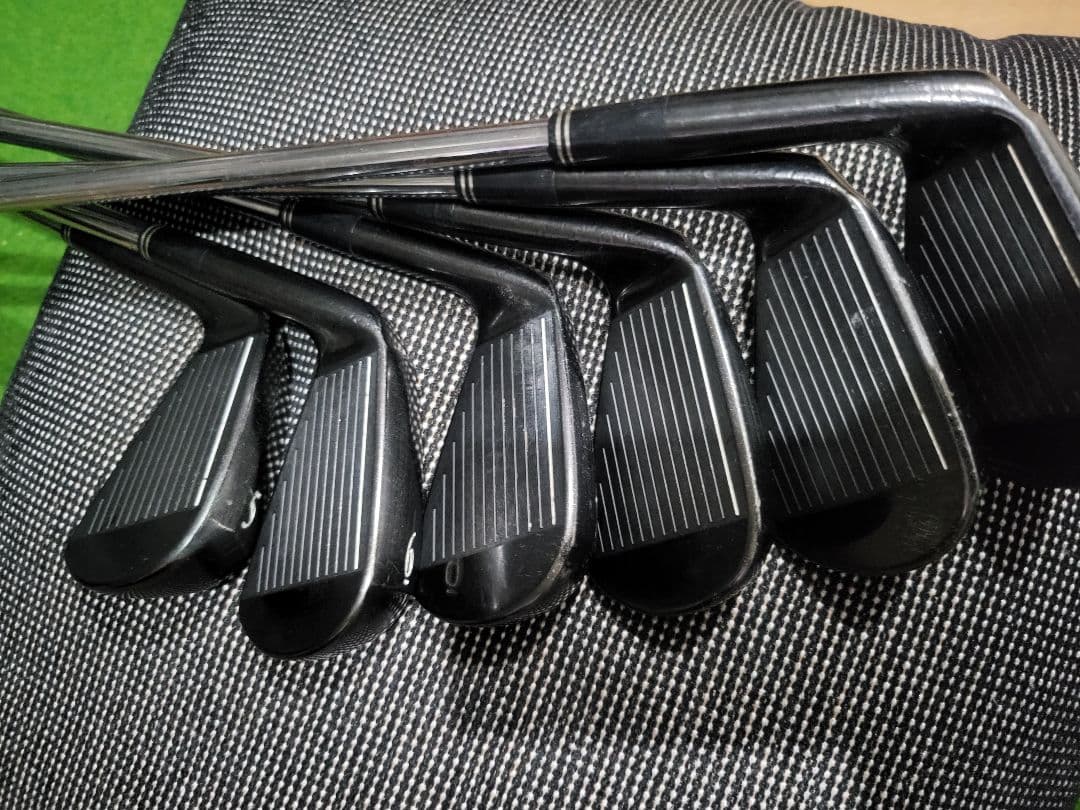スリクソンZ545 限定ブラック 5番～PW (グリップ新品)