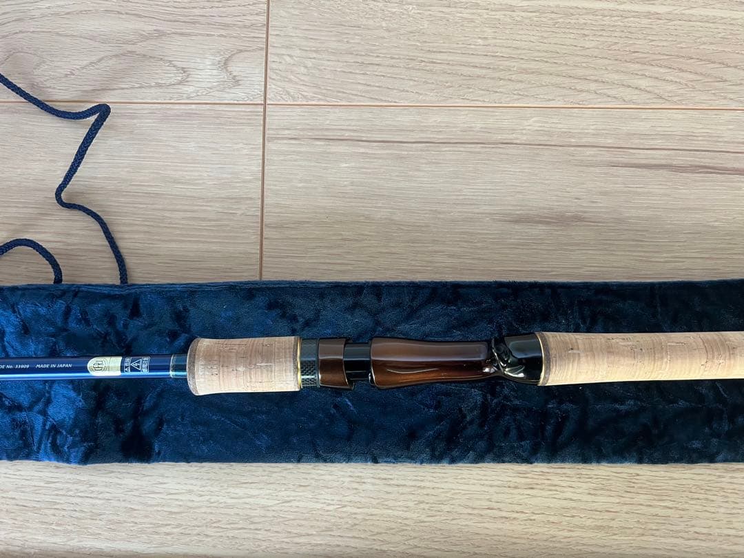 希少美品　シマノ 初代ワールドシャウラ 1754R-2 ブルー