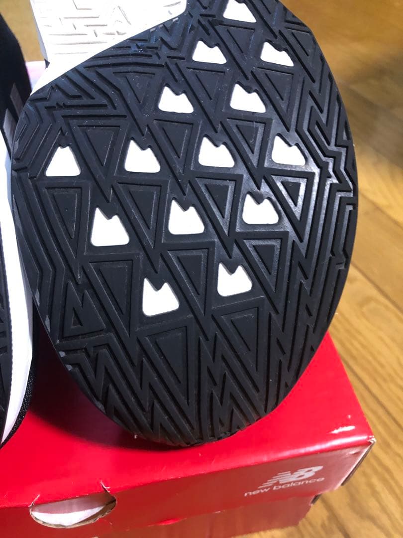 New Balance FuelCell Rebel v5　2E 27ｃｍ