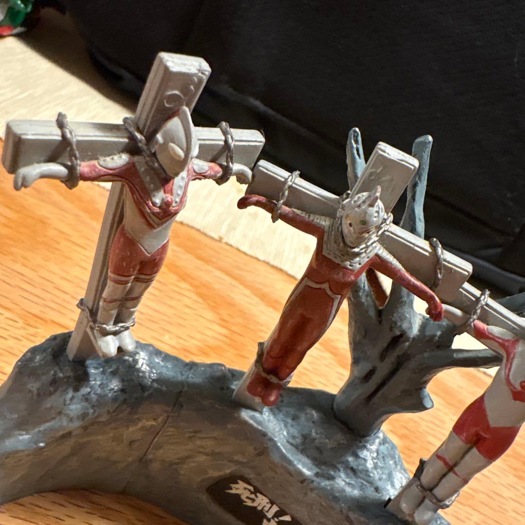 ウルトラ怪獣戯画「死刑！ウルトラ5兄弟」