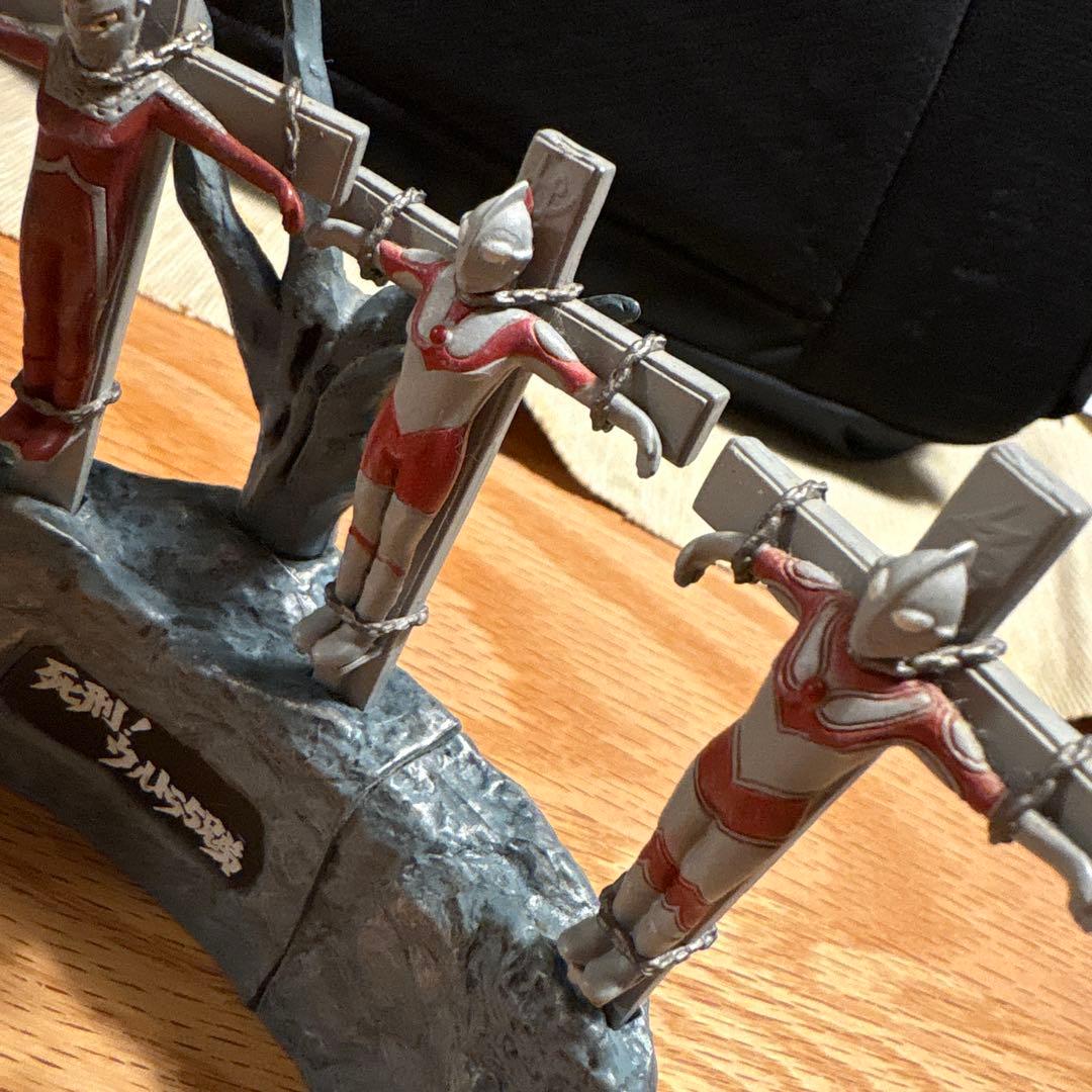 ウルトラ怪獣戯画「死刑！ウルトラ5兄弟」