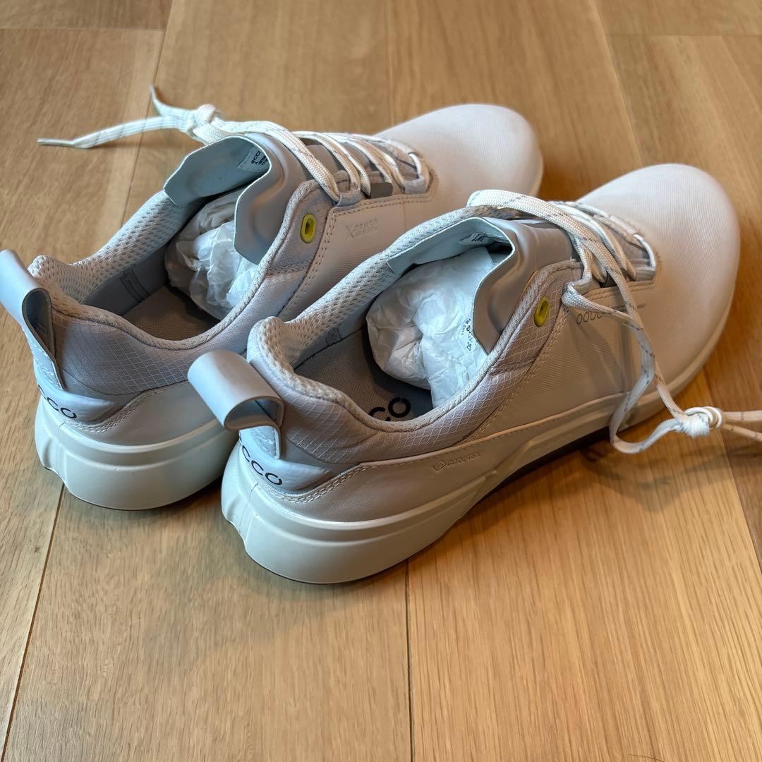 ecco biom H4 ハイブリッド4 バイオム　41 エコー　ホワイト