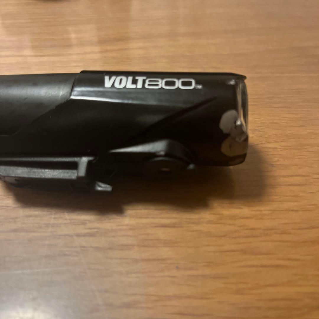 キャットアイ　VOLT800 バッテリー予備1本・急速充電器付き