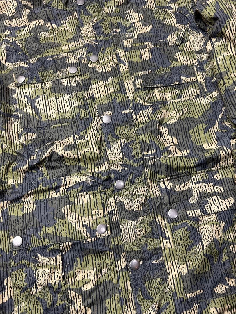 BURTON カモフラージュ　迷彩　フード付き　ウィンタージャケット スノボ　M