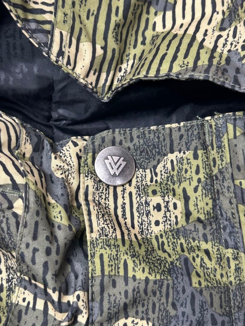 BURTON カモフラージュ　迷彩　フード付き　ウィンタージャケット スノボ　M