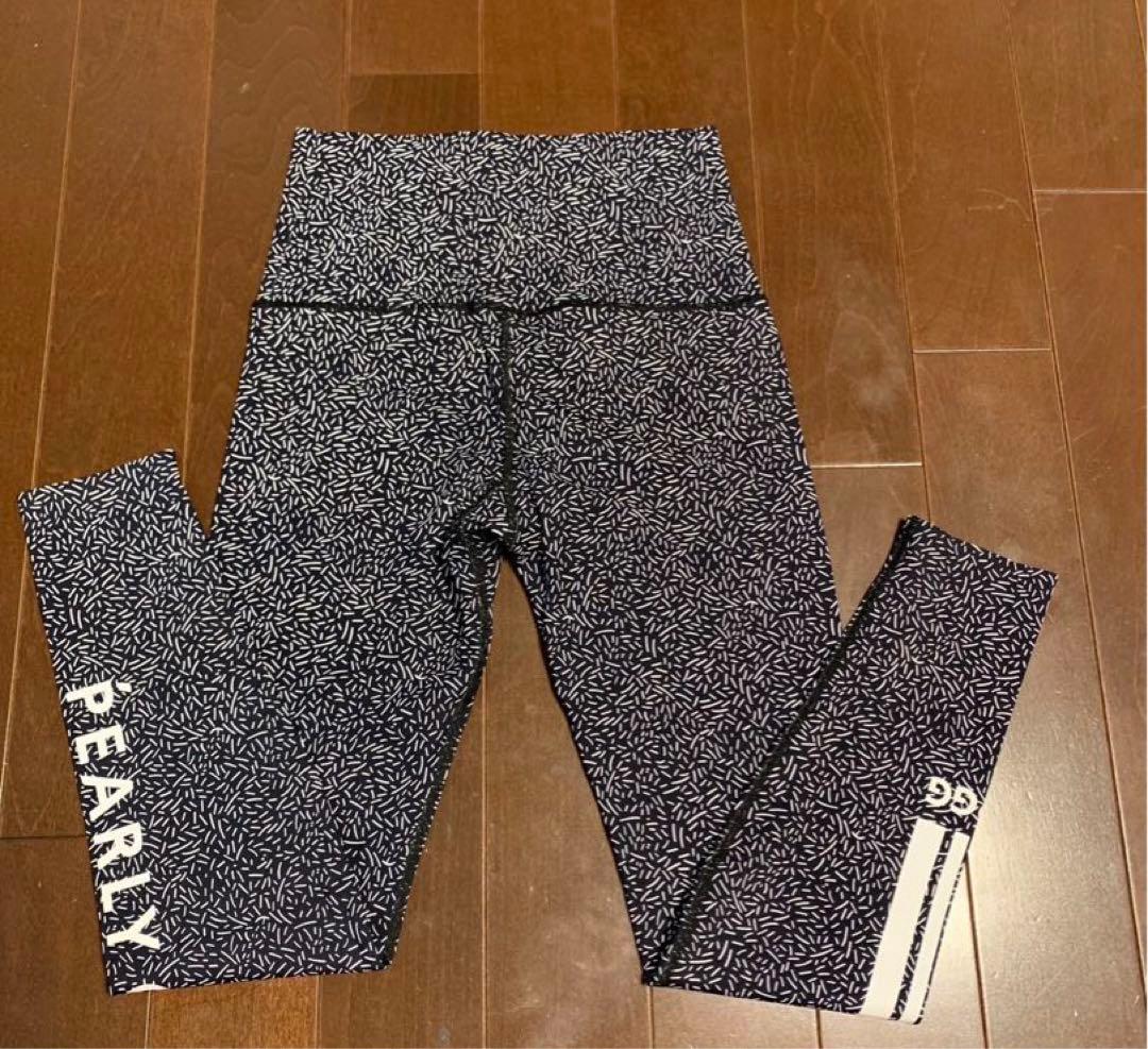 新品パーリーゲイツPGG黒地総柄レギンス女性用