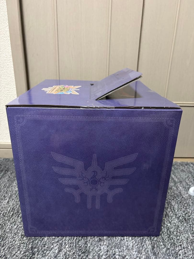 【新品未開封】 一番くじ　さいご賞 ドラゴンクエスト ロトの兜フィギュア