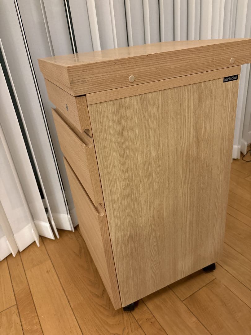 カリモク　木製デスク2台とワゴンの3点セット