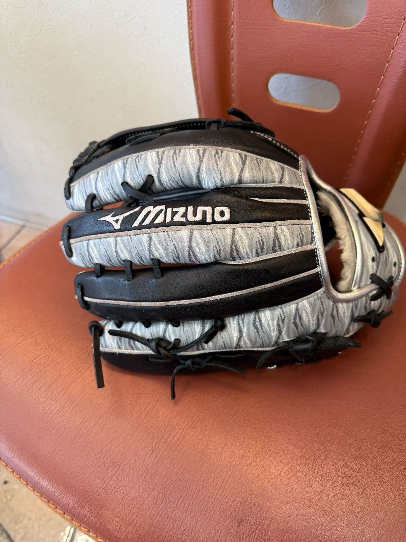 Mizunoグローバルエリート軟式 野球用グローブ 黒/グレー