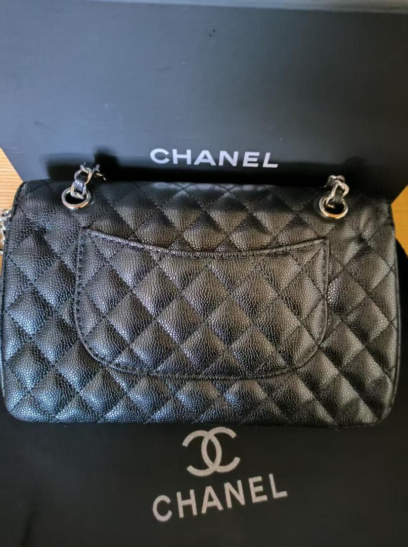チェーンショルダーバッグ シルバー金具 キャビアスキン ノベルティ
