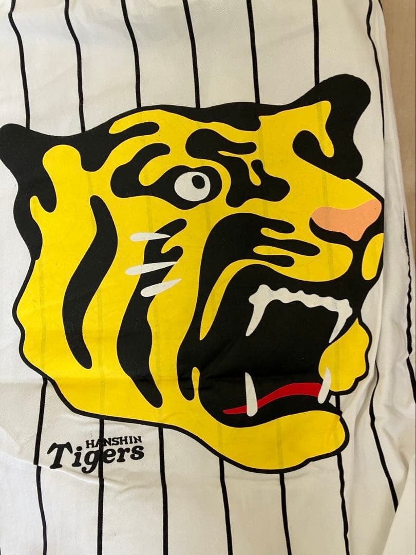 阪神タイガース、ニッカポッカ　目立つ汚れなし