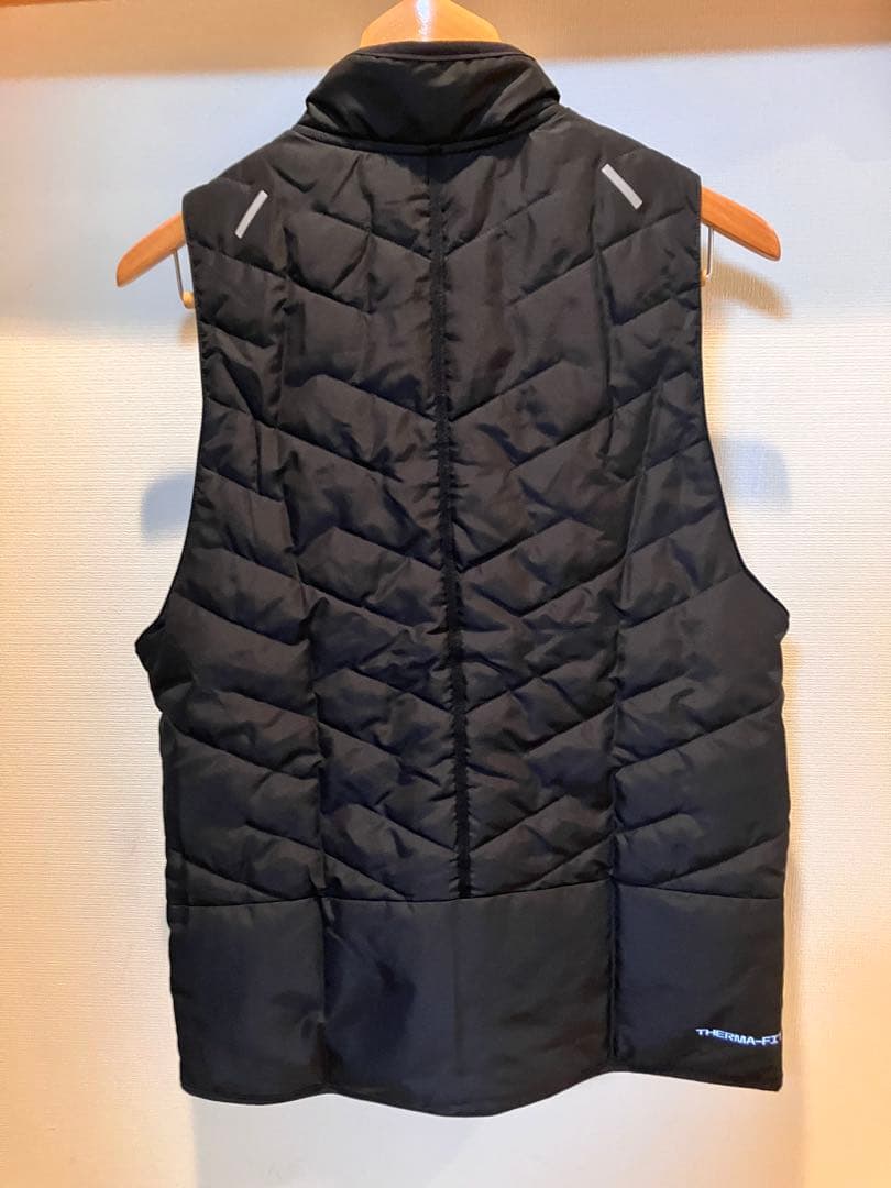 NIKE ランニングウェア ベスト 新品 メンズ アウターナイキM ブラック