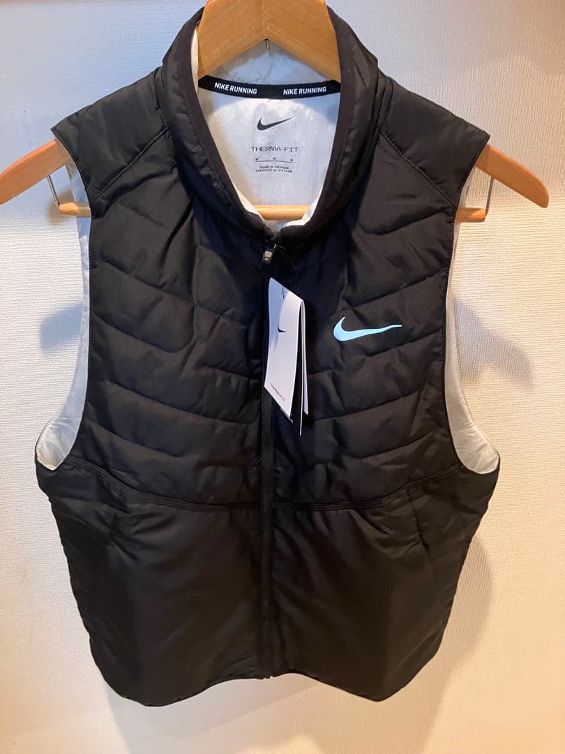 NIKE ランニングウェア ベスト 新品 メンズ アウターナイキM ブラック