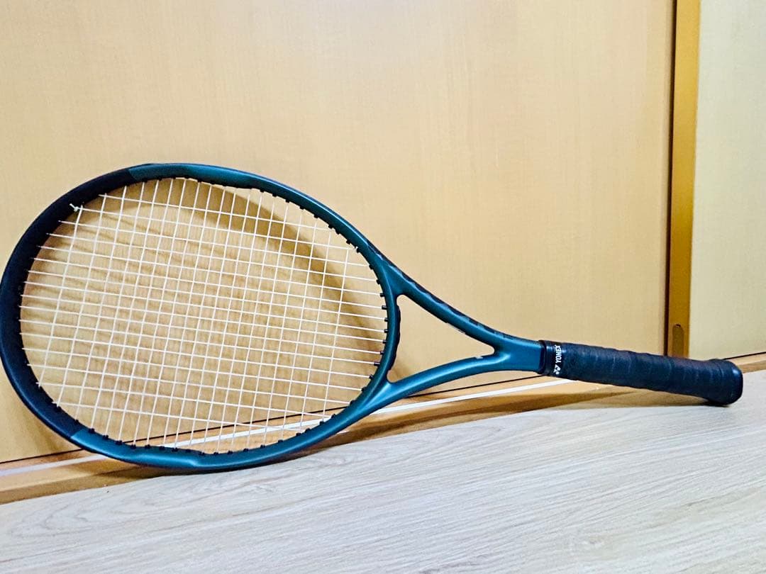 [お値段交渉可] Wilson ULTRA V4.0 グリップ＆ガットあり