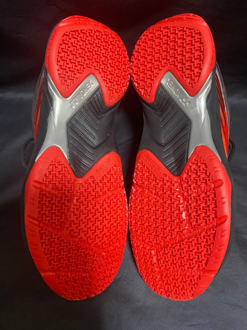 新品　ヨネックス　カスケードアクセル　26センチ