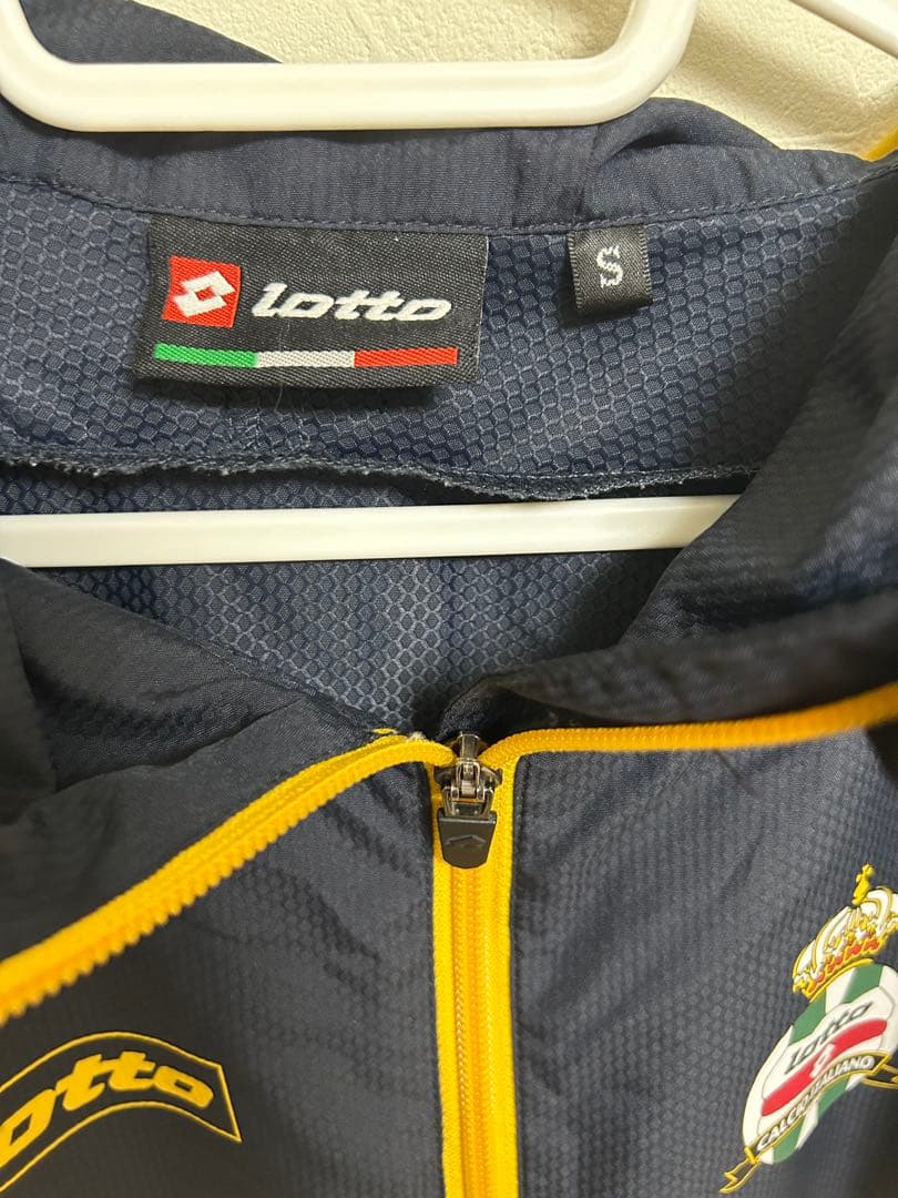 【良品】Lotto ウインドブレーカー フード付き ネイビー メンズS（M相当）