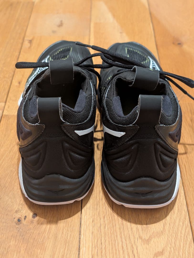 Mizuno　ウェーブモーメンタム3　 26.5cm