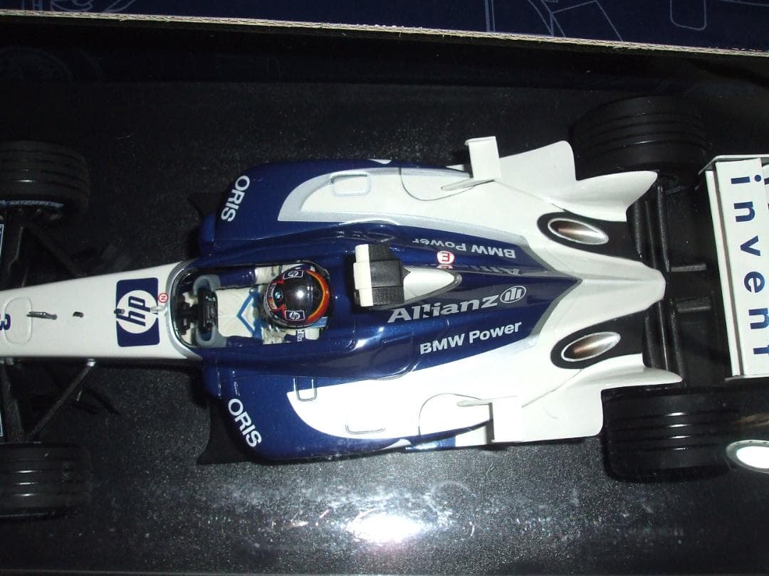 ウィリアムズ　SHOWCAR　２００３　モントーヤ　ミニチャンプス　１／１８