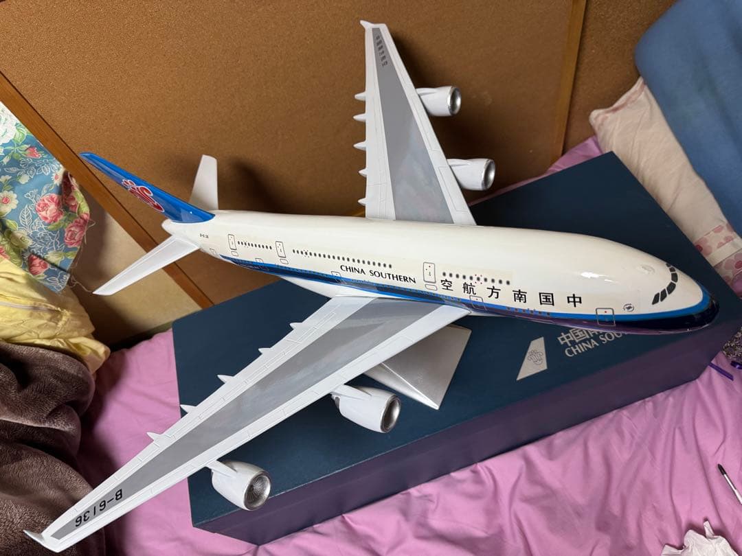 希少品　中国南方航空 エアバスA380-800 非売品　1/100スケール
