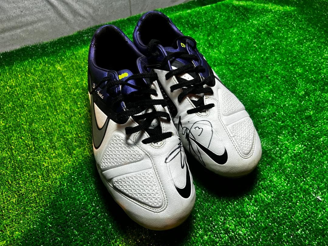 FC東京 森重真人選手 実使用スパイク サイン入 / ナイキ CTR360 Ⅱ