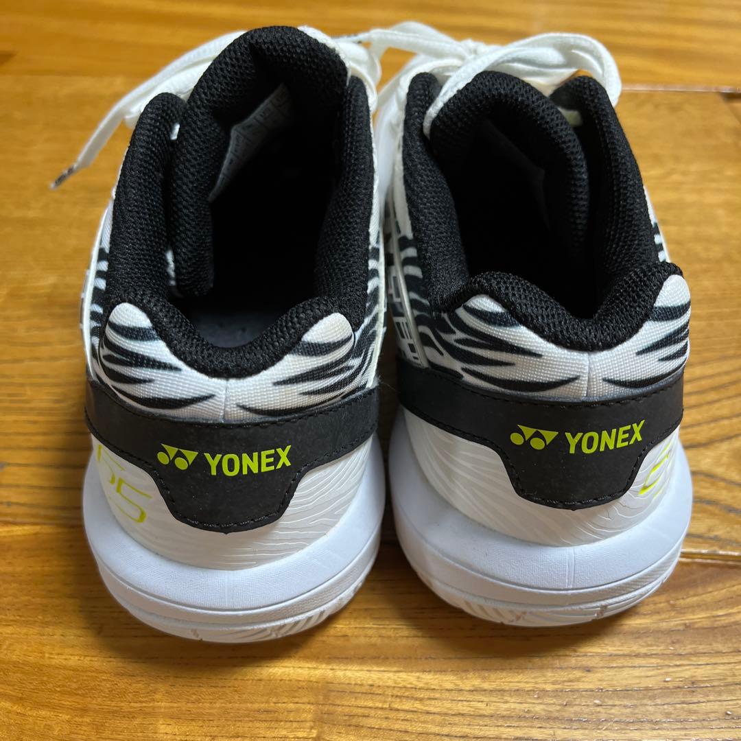 YONEX バドミントンシューズ ホワイト/ブラック　26cm