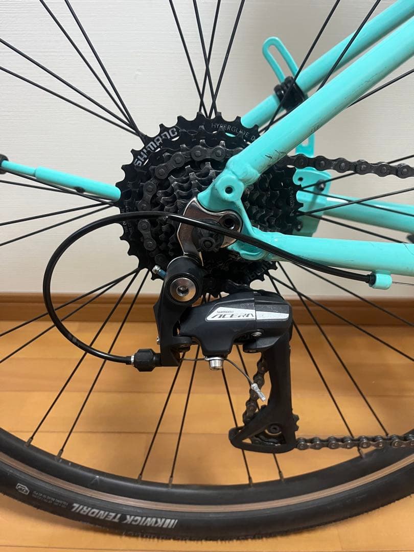 BIANCHI C-SPORT 1 2023 カスタム・付属品多数