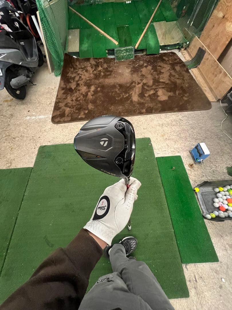 TaylorMade Qi4D ドライバー 9.0度　ベンタスTRレッド