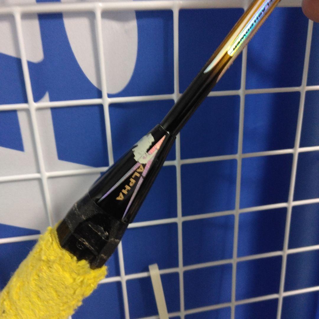 バドミントンラケット ゴールド