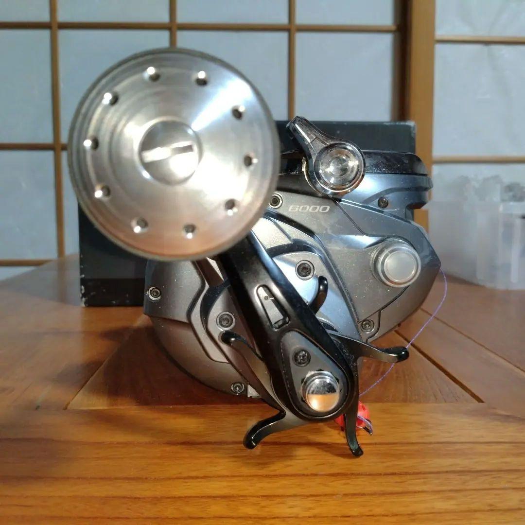 ハジメ　電動リール フォースマスター 6000 右ハンドル