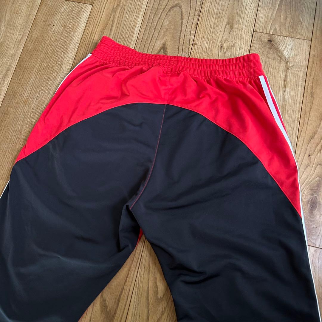 adidas トラックパンツ XLサイズ