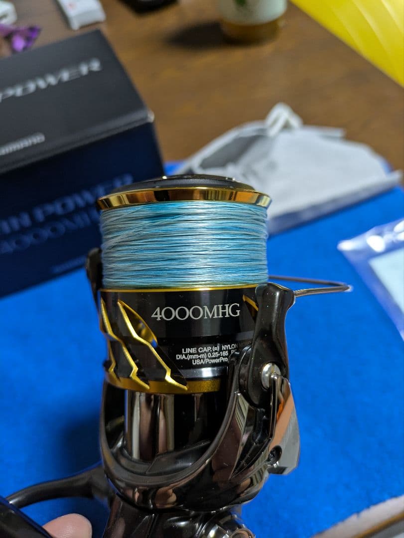 SHIMANO 20TWIN POWER 4000MHG 中古美品
